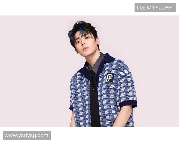 足球明星优雅正装壁纸展现魅力风采与时尚品味 足球明星优雅正装壁纸展现魅力风采与时尚品味