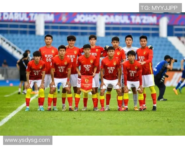 赛后分析广州足球队与重庆足球队球员个人能力对比及表现评估 赛后分析广州足球队与重庆足球队球员个人能力对比及表现评估