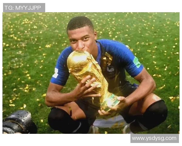 足球明星为何成为全球瞩目的焦点背后的原因与魅力解析 足球明星为何成为全球瞩目的焦点背后的原因与魅力解析