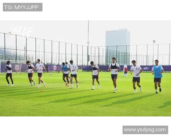 深圳足球队荣登足球配合排行榜榜首展现团队协作精神与实力